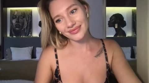 Stella online show from December 2, 2:28 am