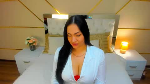 Stella Nelson online show from October 21, 5:30 am