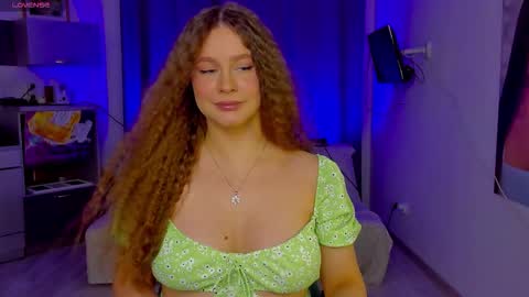 Stella online show from November 10, 5:12 pm