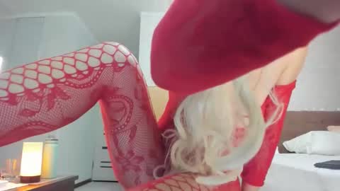 Snapshot of stella_walters chatting on October 27, 11:52 pm stella_walters online show from October 27, 11:52 pm