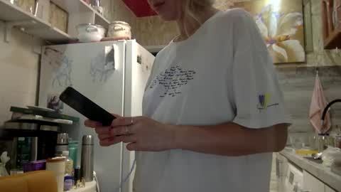 stella_walters online show from June 10, 11:46 pm