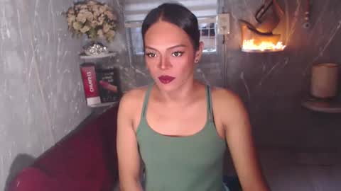 Snapshot of stellabronze chatting on November 7, 11:27 pm stella online show from November 7, 11:27 pm