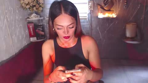 Snapshot of stellabronze chatting on November 11, 1:05 am stella online show from November 11, 1:05 am