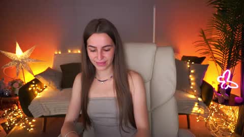 stellahoneywell online show from June 4, 7:03 am