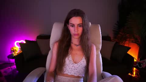 stellahoneywell online show from June 26, 12:53 pm