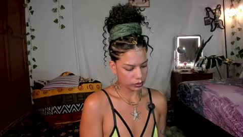 Snapshot of stellart_ chatting on October 14, 1:28 am stellart_ online show from October 14, 1:28 am