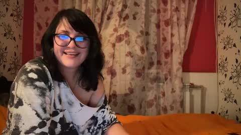 StellarTeam online show from December 4, 5:55 pm