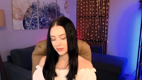 Snapshot of stellary_shy chatting on December 9, 5:08 pm Stellary online show from December 9, 5:08 pm