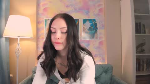 Snapshot of stellary_shy chatting on December 15, 6:04 pm Stellary online show from December 15, 6:04 pm