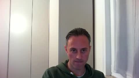 sten015 online show from December 9, 4:15 pm