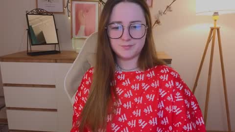 Snapshot of steph_sweet chatting on December 18, 10:02 pm Emma online show from December 18, 10:02 pm