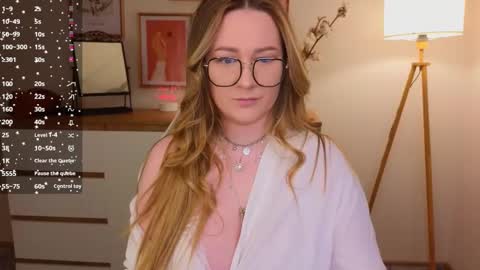 Snapshot of steph_sweet chatting on March 2, 10:05 pm Emma online show from March 2, 10:05 pm