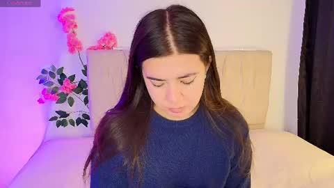 Snapshot of stepha_sweet chatting on June 17, 5:10 am Emma online show from June 17, 5:10 am