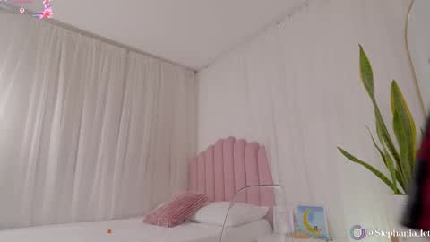 stephania_let online show from November 24, 6:18 pm