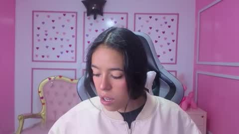 Snapshot of stephania_t chatting on October 20, 12:16 pm Stephania online show from October 20, 12:16 pm