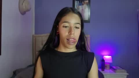 Stephania online show from April 16, 5:03 pm