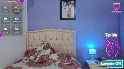 Snapshot of stephania_t chatting on May 25, 5:19 pm Stephania online show from May 25, 5:19 pm