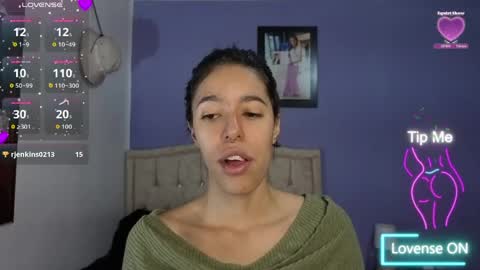 Snapshot of stephania_t chatting on June 2, 3:25 pm Stephania online show from June 2, 3:25 pm