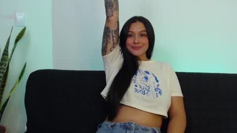 Snapshot of stephanie_ross_ chatting on December 2, 10:27 pm Stephanie online show from December 2, 10:27 pm