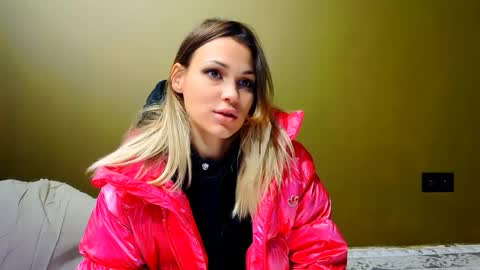 Stephany online show from December 23, 5:05 am