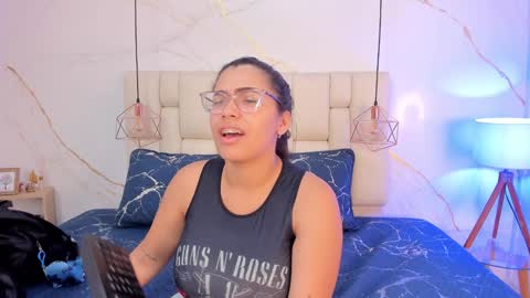 Stefanny online show from December 19, 9:49 pm