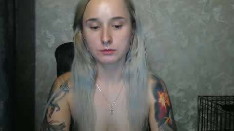 Snapshot of stephiepink chatting on November 13, 11:09 am Grace online show from November 13, 11:09 am