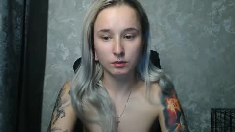 Snapshot of stephiepink chatting on December 5, 10:02 am Grace online show from December 5, 10:02 am