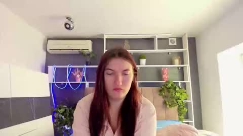 Stephie online show from February 27, 7:41 am