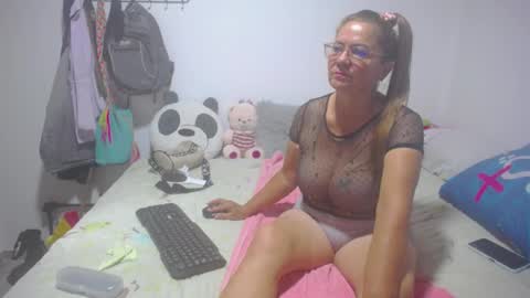 Snapshot of stepmom_slut_50_ chatting on March 7, 7:05 pm Angie mature online show from March 7, 7:05 pm