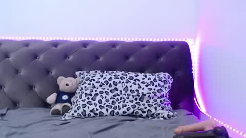 Snapshot of stepmommy19 chatting on October 16, 8:21 pm StepMommy19 online show from October 16, 8:21 pm