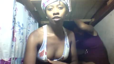 Snapshot of sterina0102 chatting on December 4, 12:25 pm sterina0102 online show from December 4, 12:25 pm