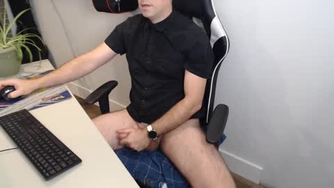 Snapshot of steve_oo8 chatting on December 19, 4:13 pm steve_oo8 online show from December 19, 4:13 pm