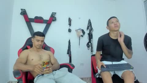 Snapshot of steven19_latinboy chatting on November 18, 11:03 am Steven online show from November 18, 11:03 am