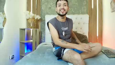 Snapshot of steven_skiing chatting on June 17, 3:53 am STEVEN online show from June 17, 3:53 am