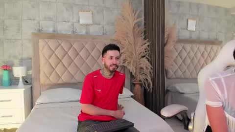stevenandlaura_ online show from May 20, 8:37 pm