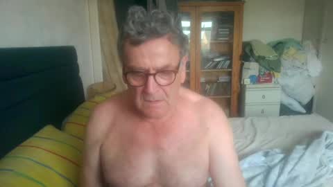 slave for computer control online show from July 3, 5:25 am