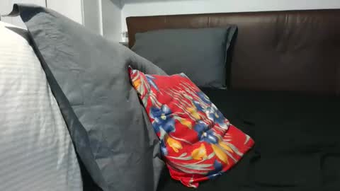 Snapshot of stevenpit chatting on May 5, 4:59 pm stevenpit online show from May 5, 4:59 pm