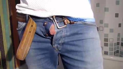 Snapshot of steveo_85 chatting on May 9, 11:37 am white beef online show from May 9, 11:37 am