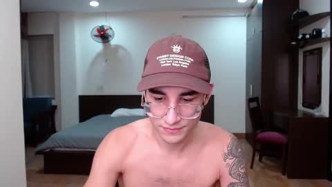 Snapshot of steveoceanbeanhuge chatting on January 20, 2:46 pm Alex   online show from January 20, 2:46 pm