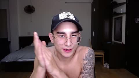 Snapshot of steveoceanbeanhuge chatting on February 27, 5:36 pm Alex   online show from February 27, 5:36 pm