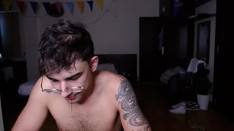 Snapshot of steveoceanbeanhuge chatting on September 25, 10:08 am Alex   online show from September 25, 10:08 am