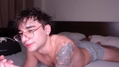 Snapshot of steveoceanbeanhuge chatting on October 30, 2:51 pm Alex   online show from October 30, 2:51 pm