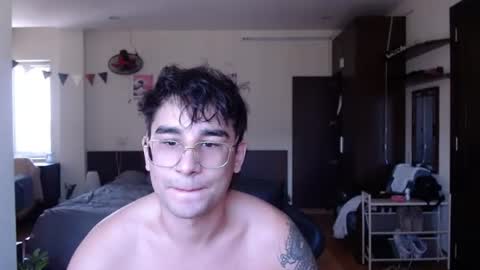 Snapshot of steveoceanbeanhuge chatting on June 24, 3:27 am Alex online show from June 24, 3:27 am