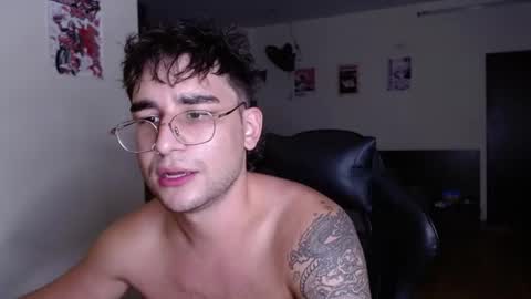 Alex   online show from August 9, 5:07 pm