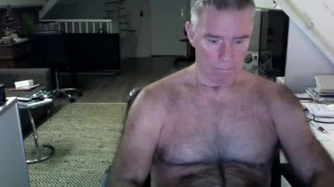 Snapshot of stevetwo chatting on December 16, 10:34 pm stevetwo online show from December 16, 10:34 pm