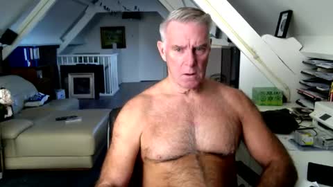 Snapshot of stevetwo chatting on November 24, 1:00 pm stevetwo online show from November 24, 1:00 pm