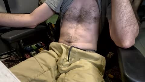 Snapshot of stevie_grey chatting on October 4, 9:29 am stevie_grey online show from October 4, 9:29 am