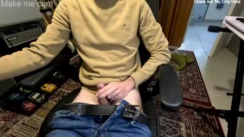 Snapshot of stevie_grey chatting on April 13, 5:24 am stevie_grey online show from April 13, 5:24 am