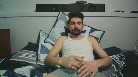 steviecombes01 online show from April 2, 1:47 am