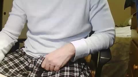 Snapshot of stevo69697 chatting on December 17, 5:57 am Chillguy online show from December 17, 5:57 am